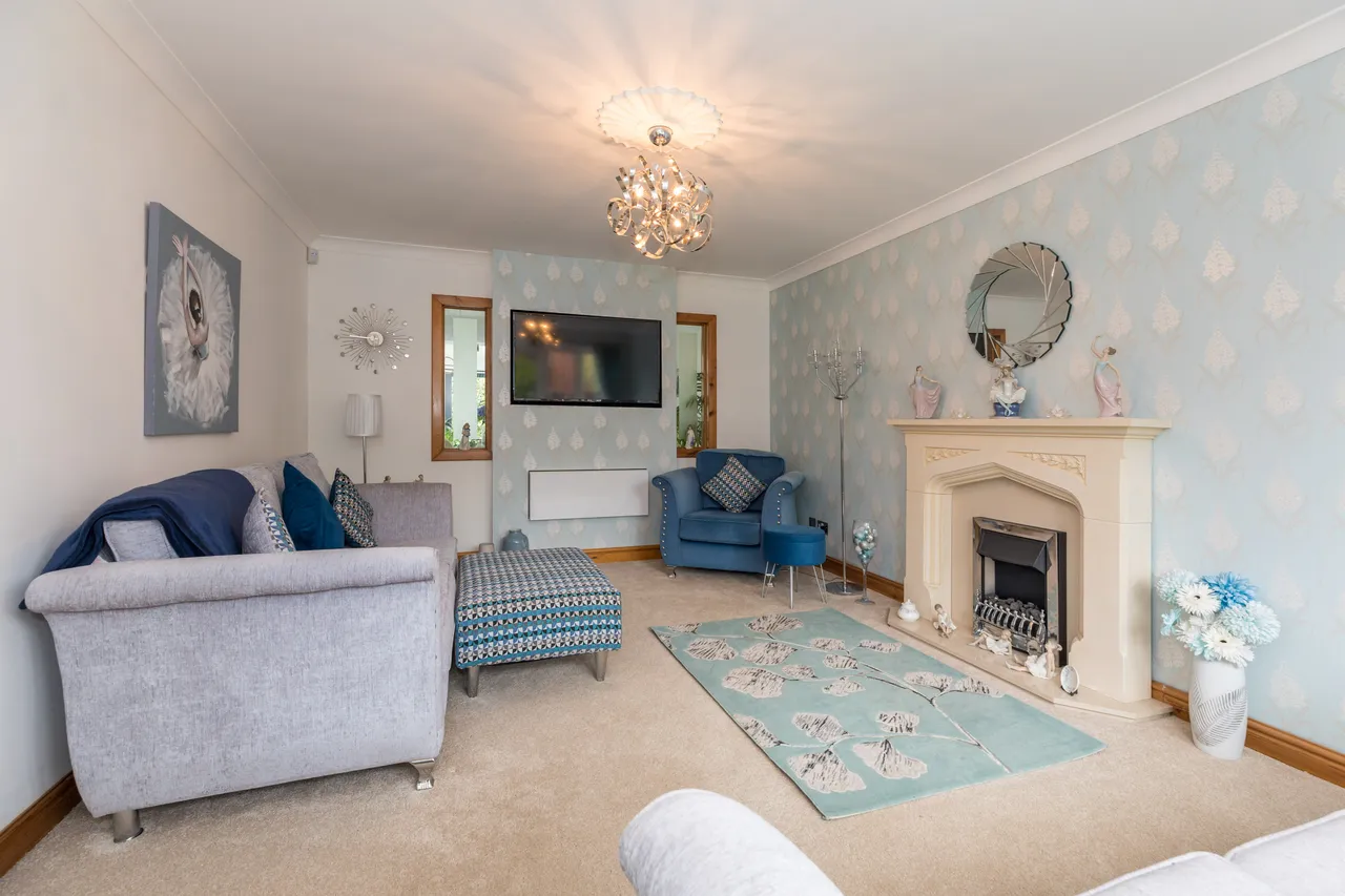 New Field Court, Westhoughton, BL5, photo 12