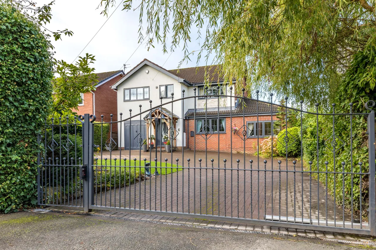 New Field Court, Westhoughton, BL5, photo 21
