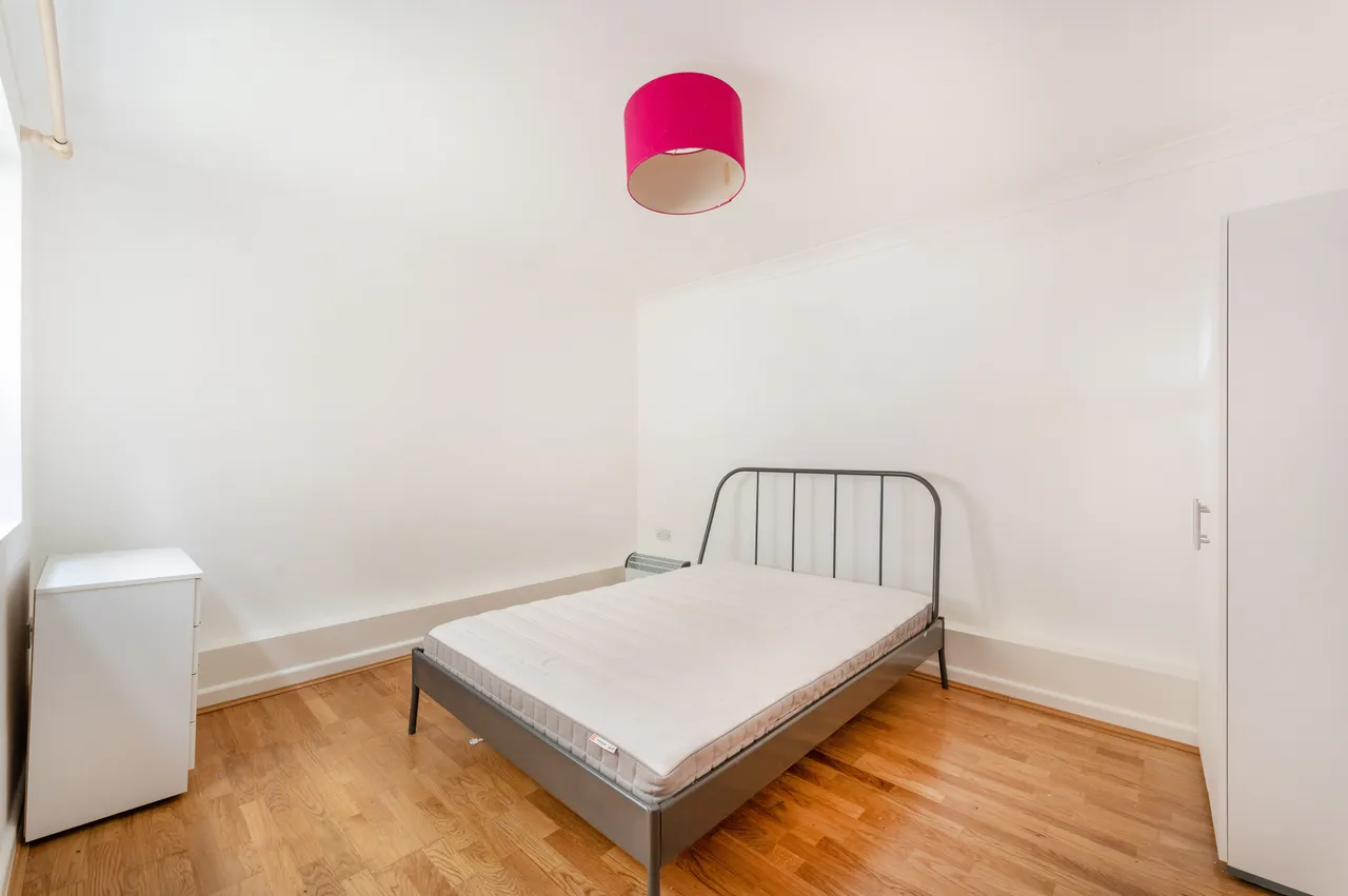 2 bed flat to rent, London, W12
