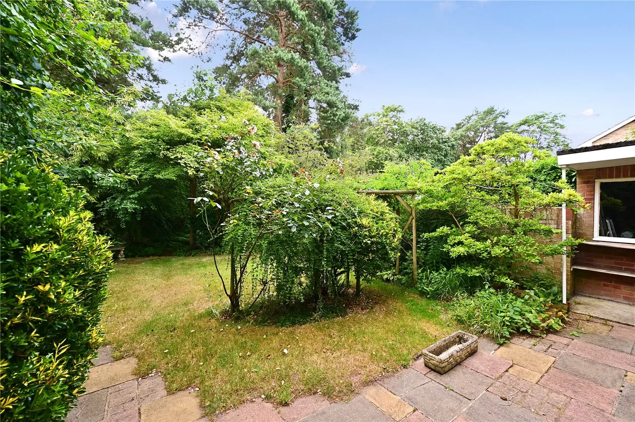 Dinorben Close, Fleet, Hampshire, GU52 7SL, photo 9