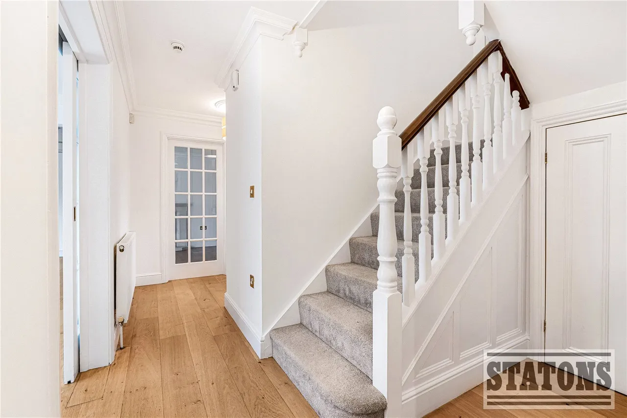 Beech Hill, Hadley Wood, Hertfordshire, EN4 0JP, photo 2