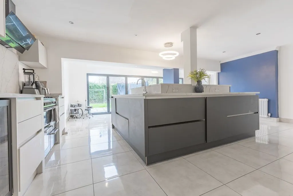 Clough Road, Halewood, Liverpool, L26 6BE, photo 2