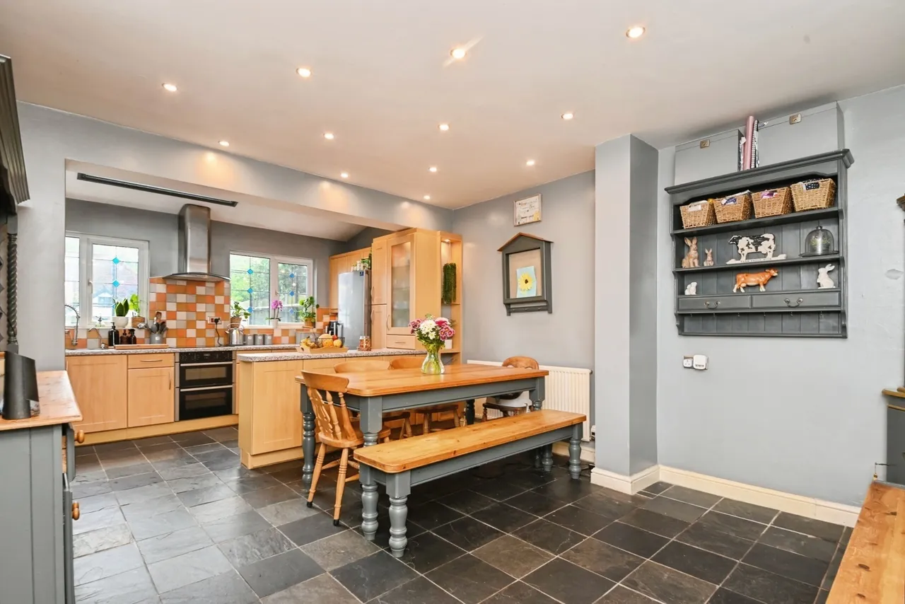Clacton Road, Weeley Heath, Clacton-on-Sea, Essex, CO16, photo 4