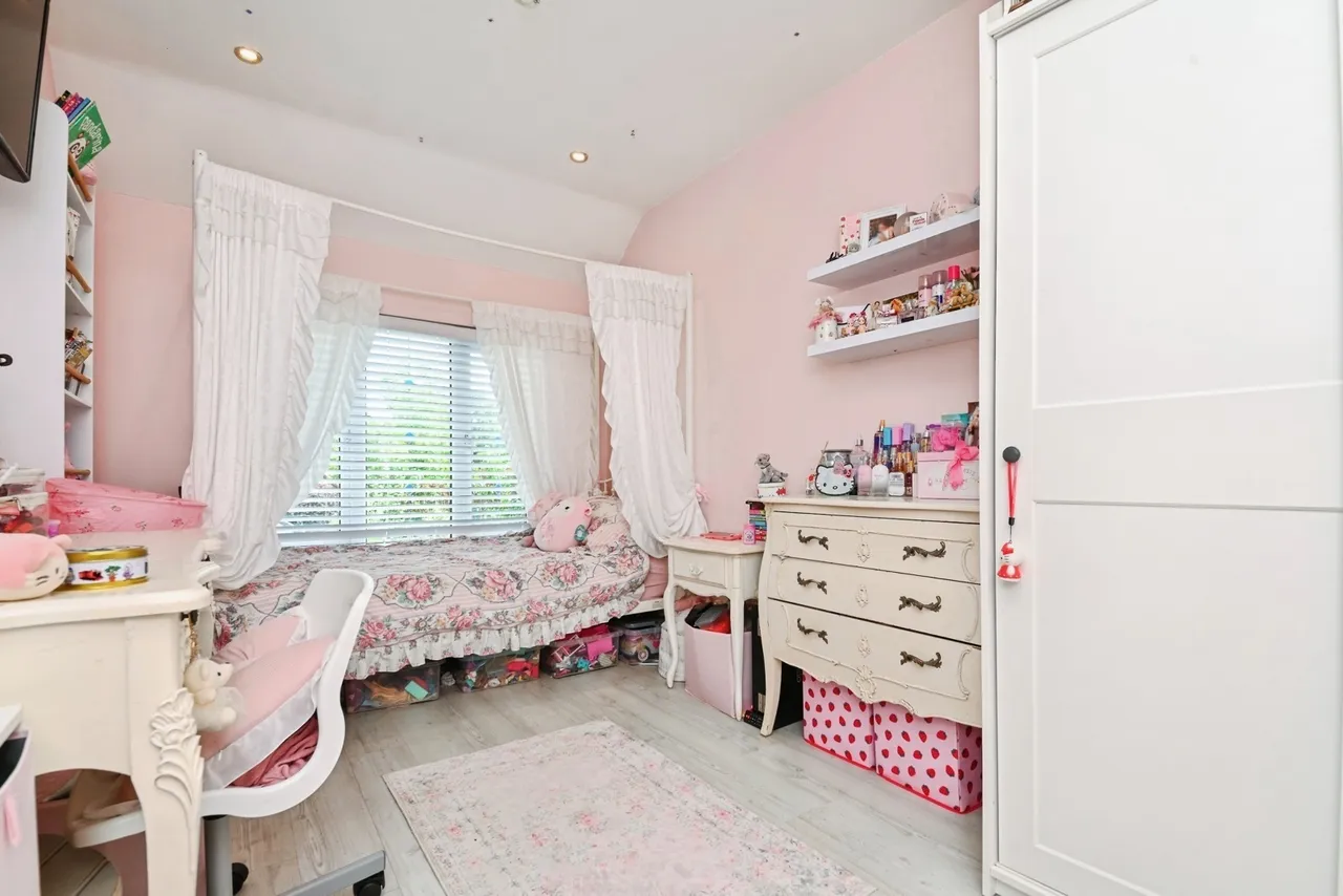 Clacton Road, Weeley Heath, Clacton-on-Sea, Essex, CO16, photo 8