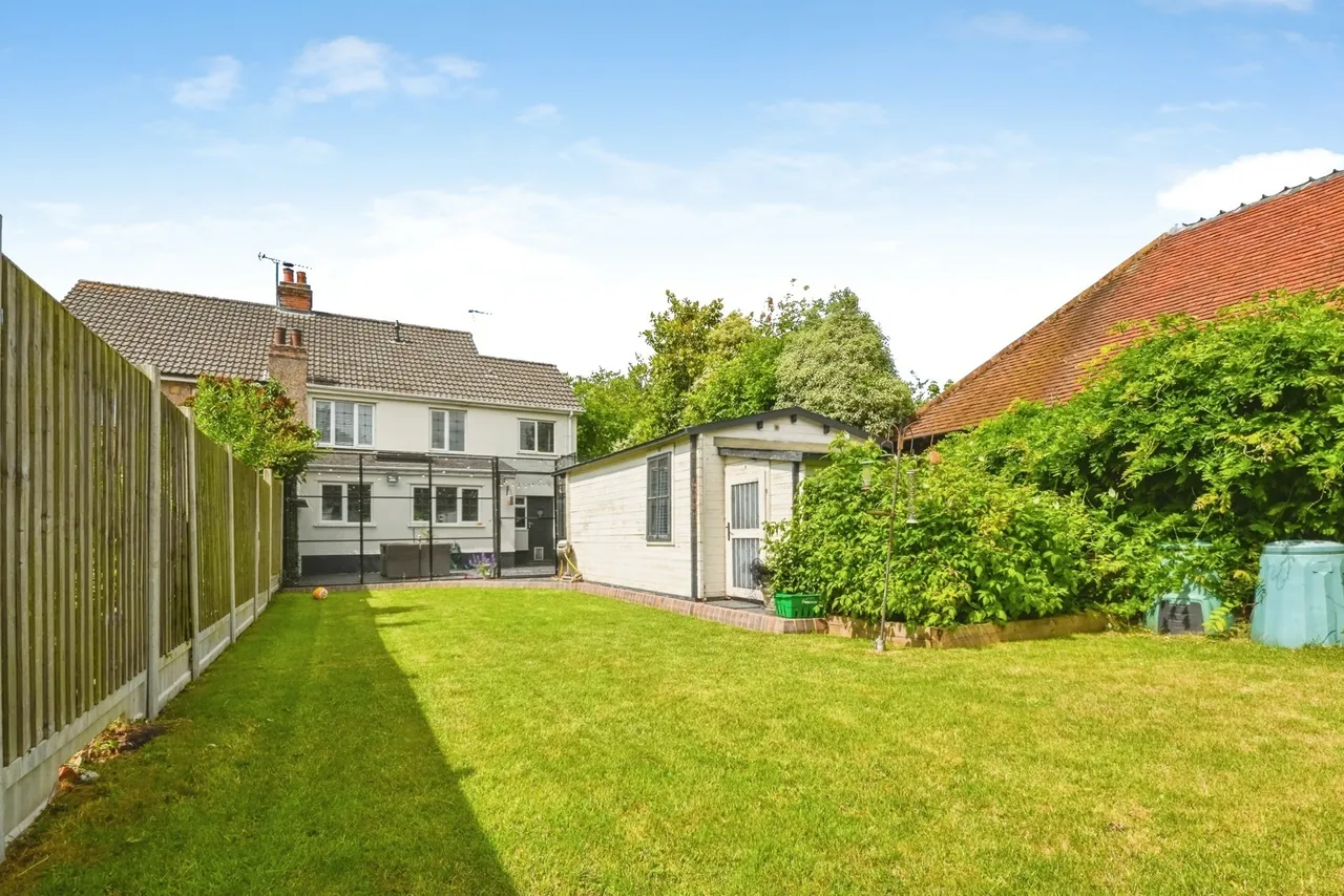 Clacton Road, Weeley Heath, Clacton-on-Sea, Essex, CO16, photo 12