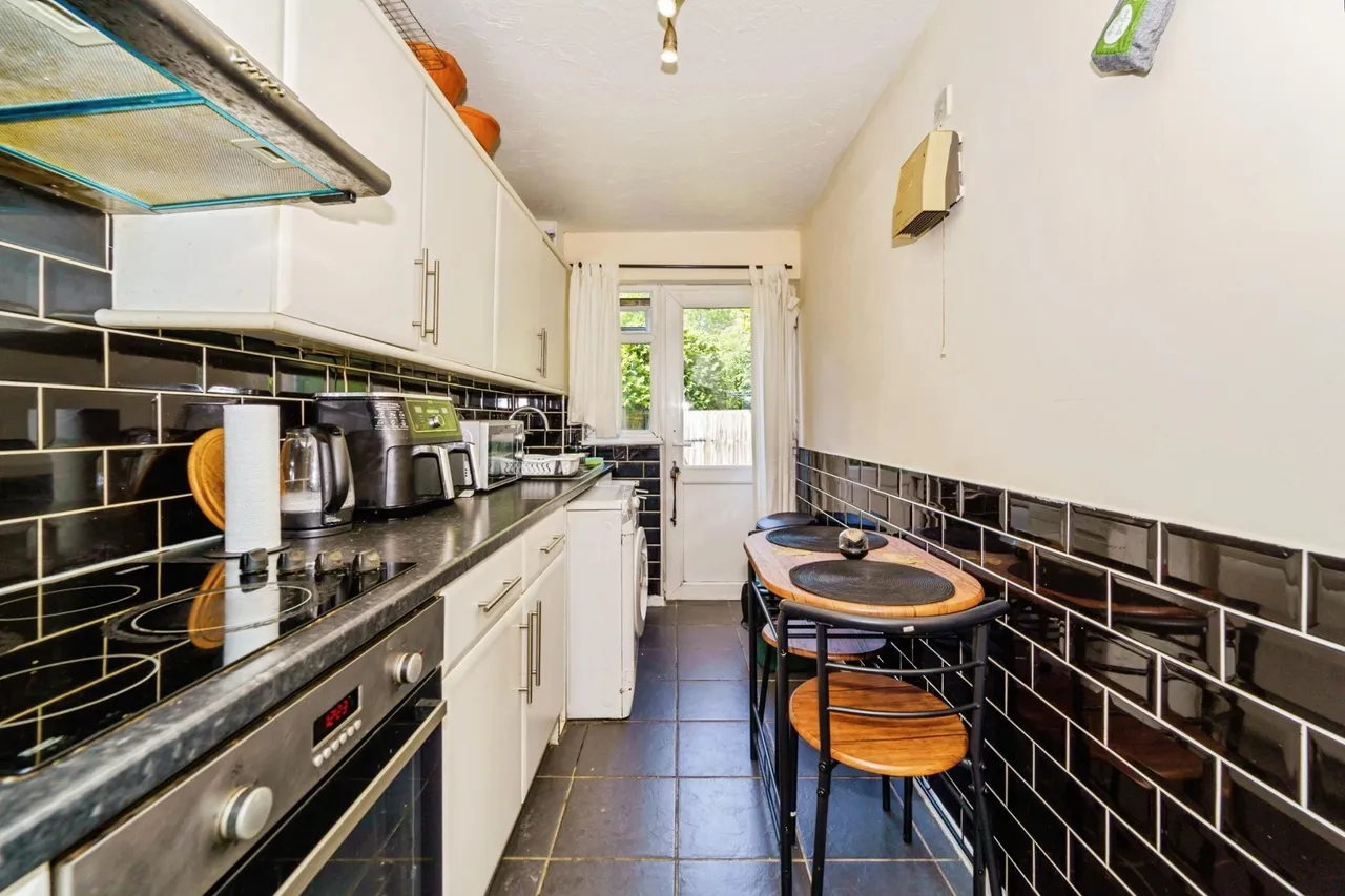 Rabournmead Drive, Northolt, UB5, photo 9
