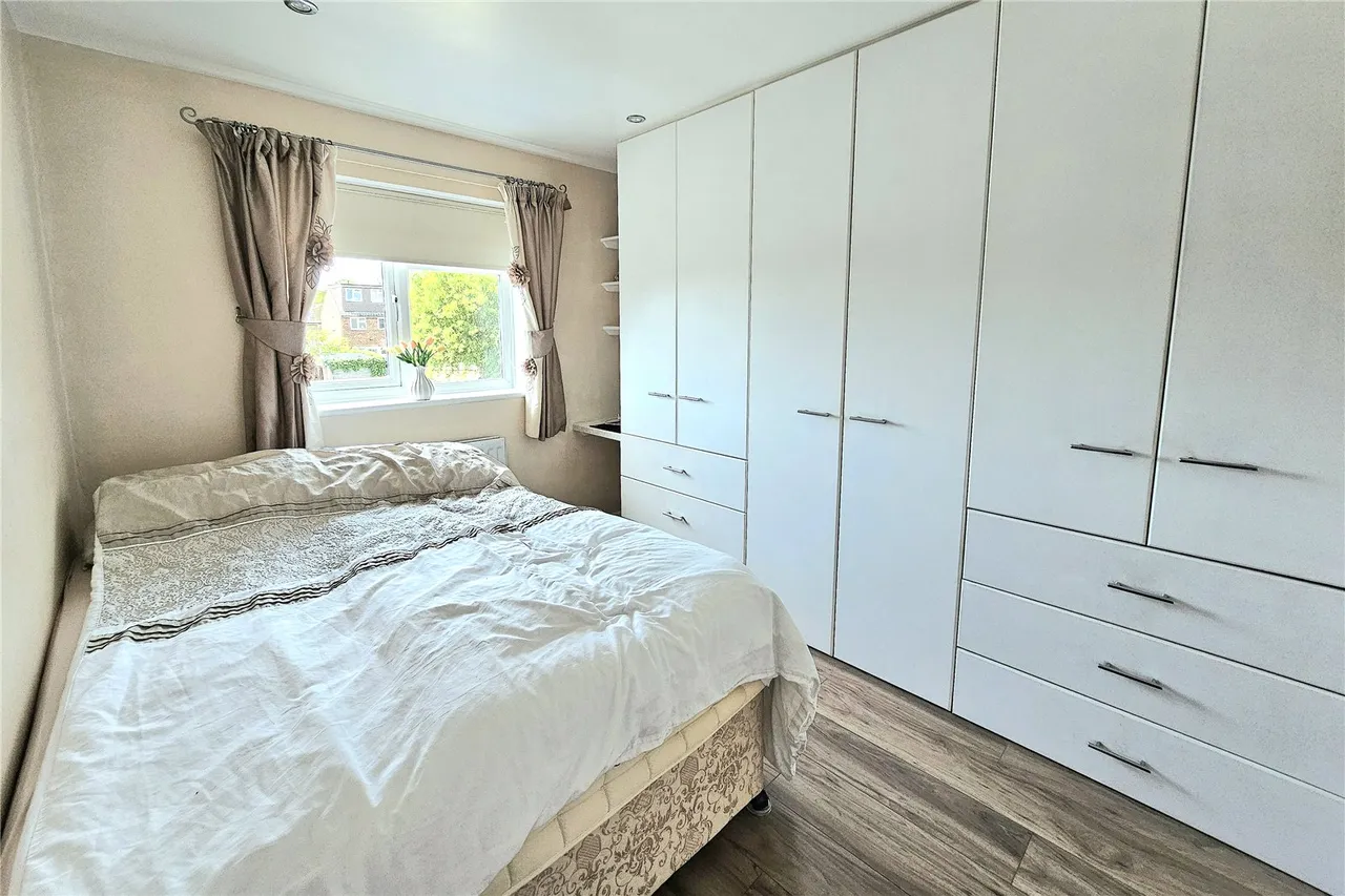 Anderson Place, Bagshot, Surrey, GU19 5LX, photo 9