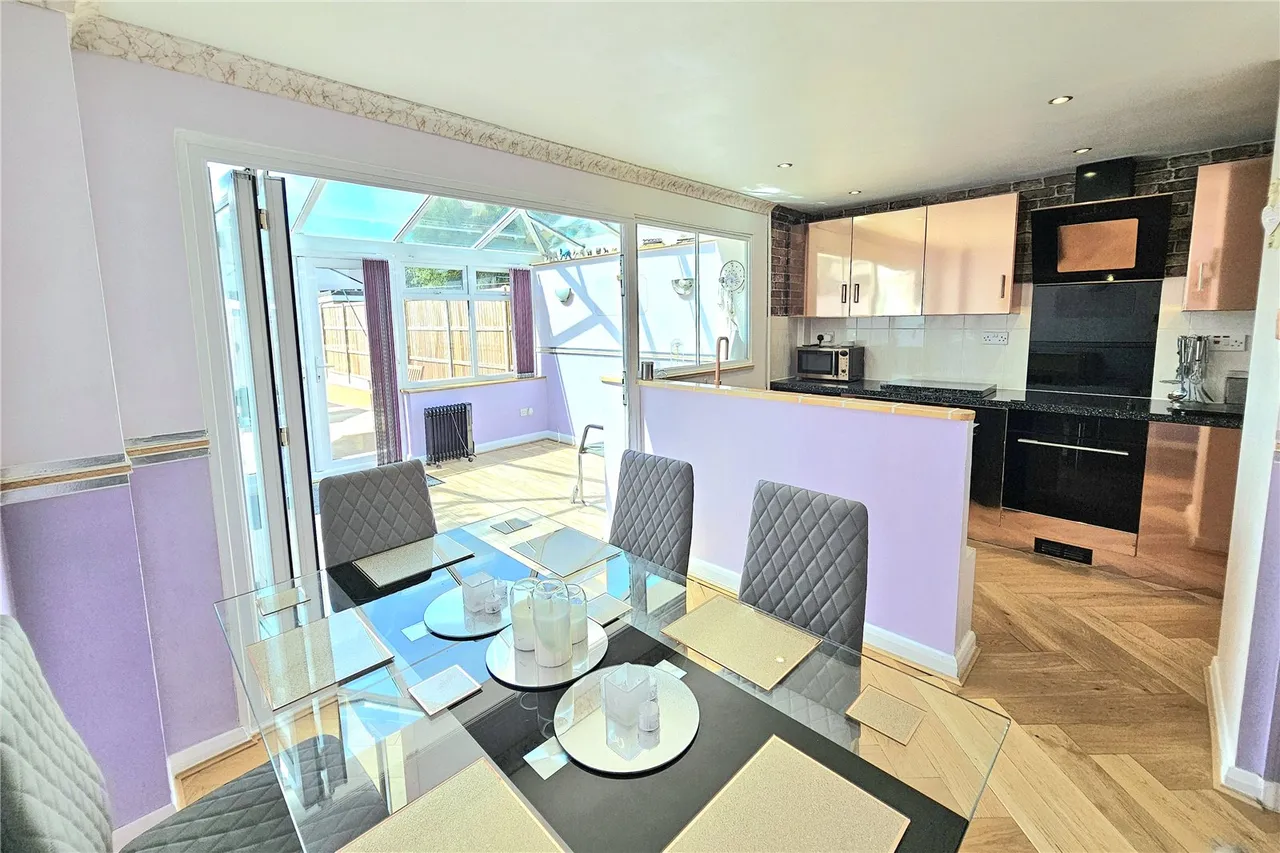 Anderson Place, Bagshot, Surrey, GU19 5LX, photo 5