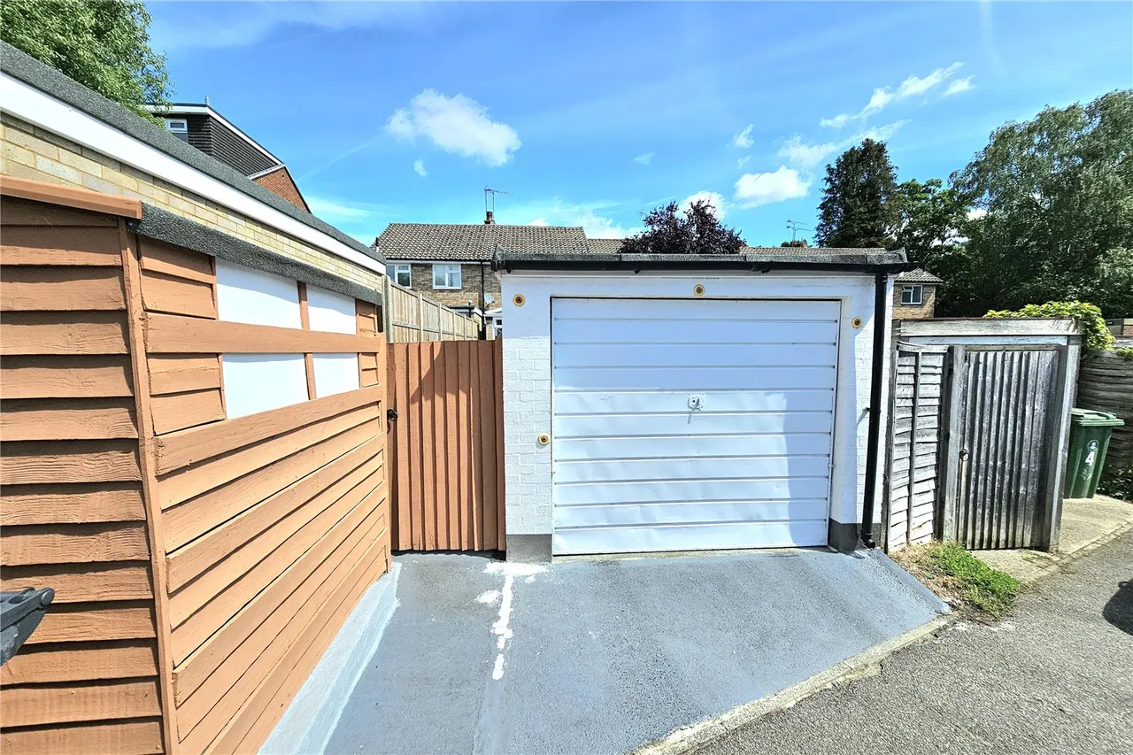 Anderson Place, Bagshot, Surrey, GU19 5LX, photo 13