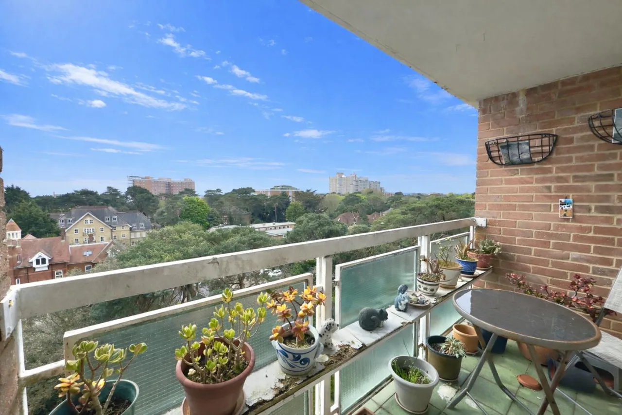 Hamble Court, BH1, photo 2
