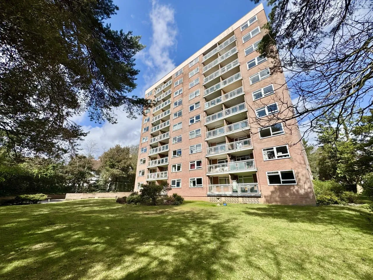 Hamble Court, BH1, photo 4