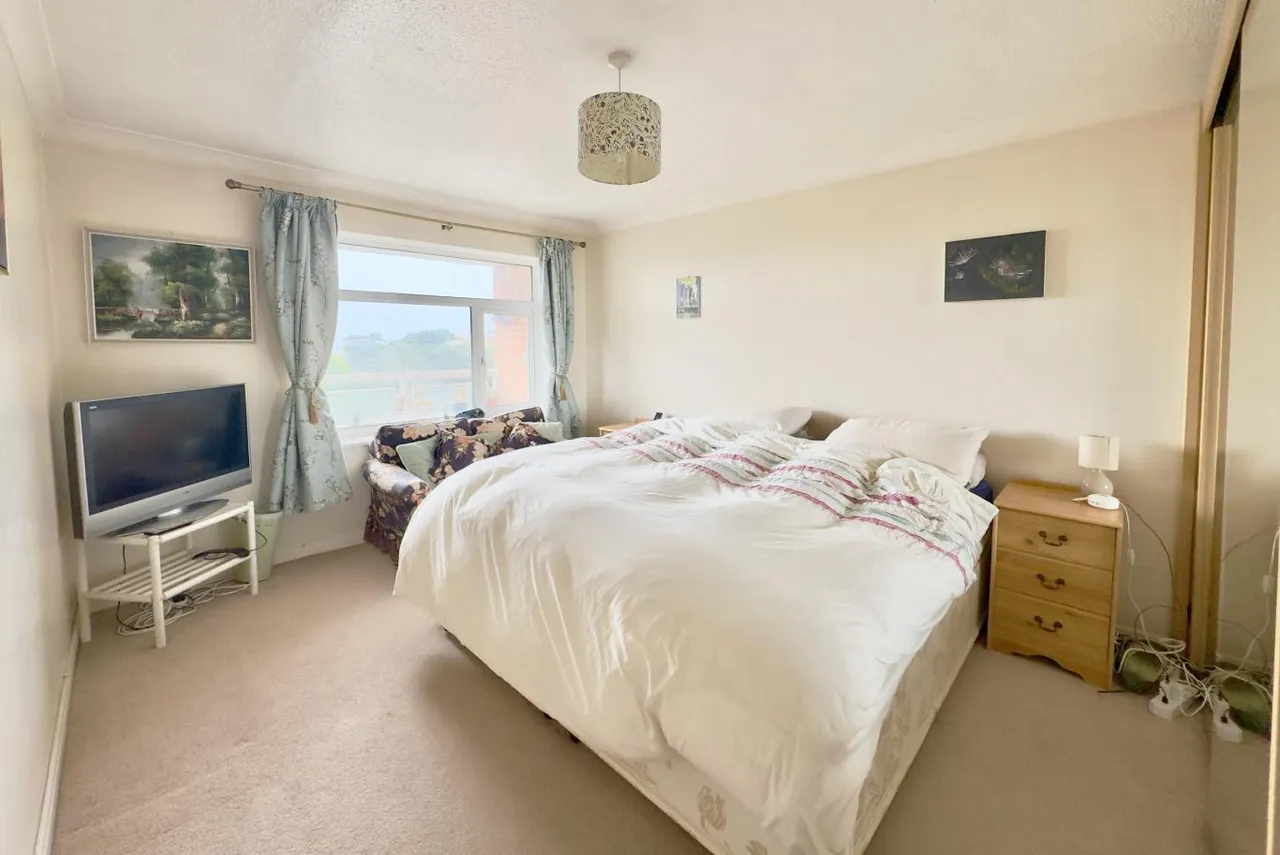 Hamble Court, BH1, photo 11