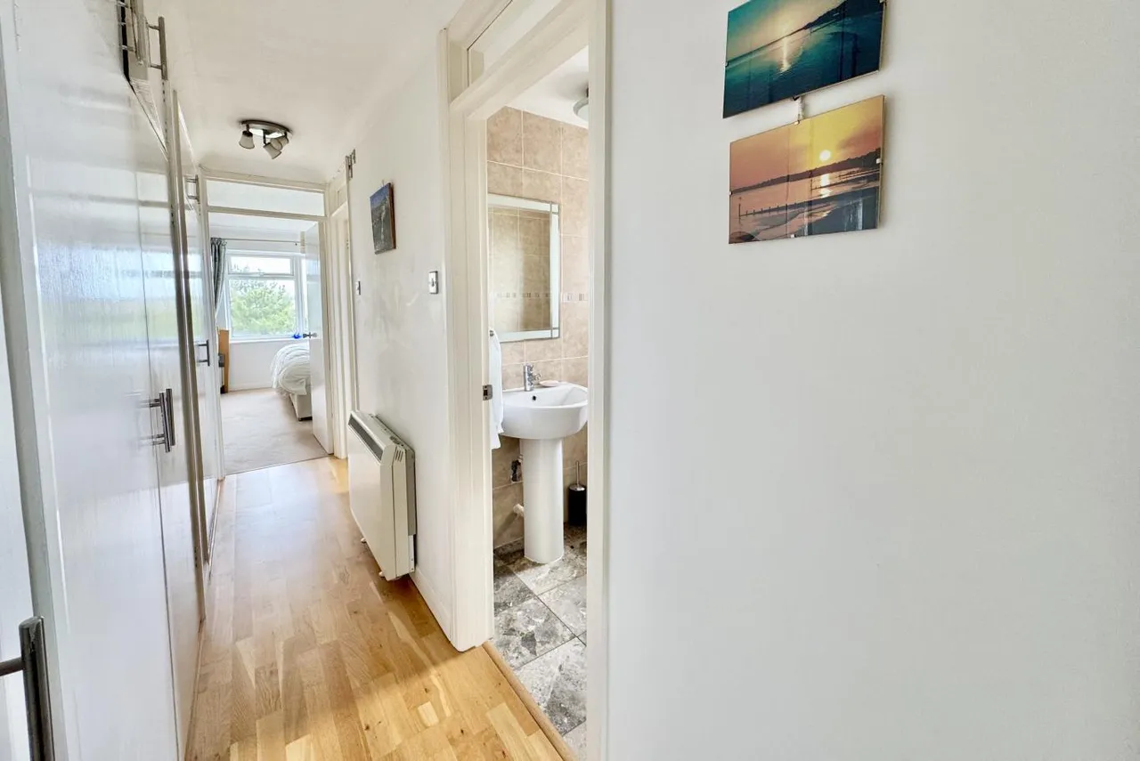 Hamble Court, BH1, photo 5