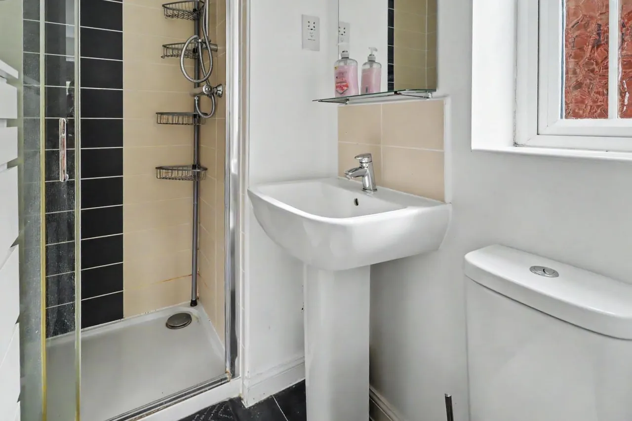 Edinburgh Road, Church Gresley, DE11, photo 12