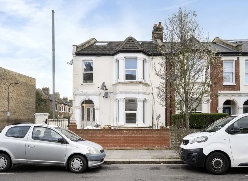 3 bed flat to rent — Percy Road, Shepherds Bush, W12