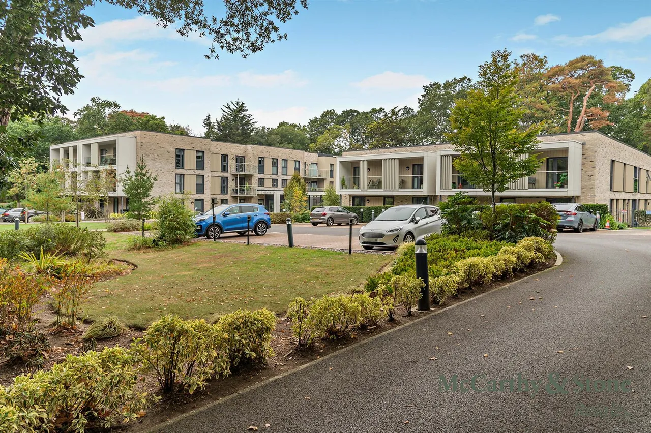 Lindsay Road, Poole, BH13, photo 21