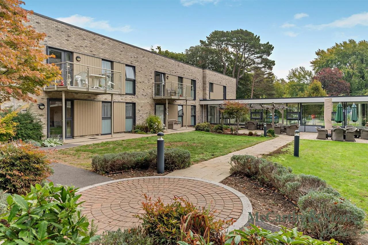 Lindsay Road, Poole, BH13, photo 18