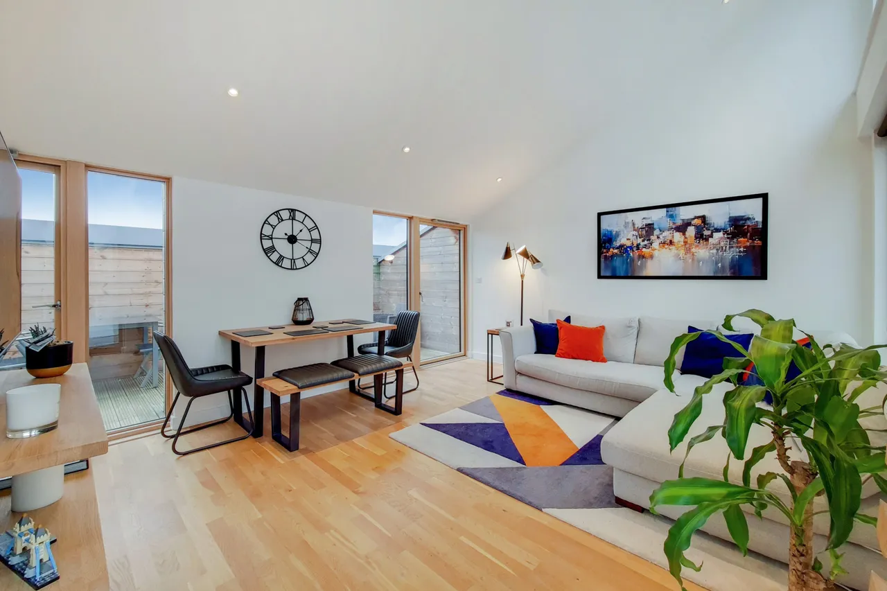 Apartment 2, Crompton Court, 4 St Marks Square, Bromley, photo 2