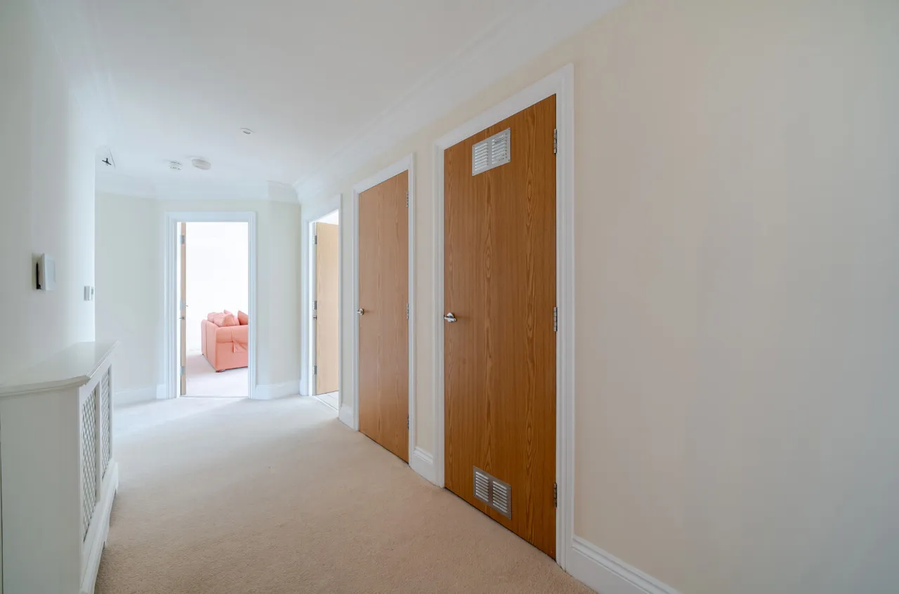 Franklin Court, Wormley, GU8, photo 5