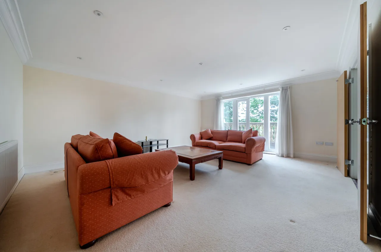 Franklin Court, Wormley, GU8, photo 6