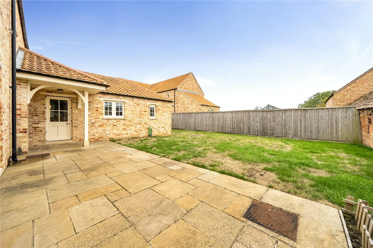 Main Street, Great Gidding, PE28, photo 10