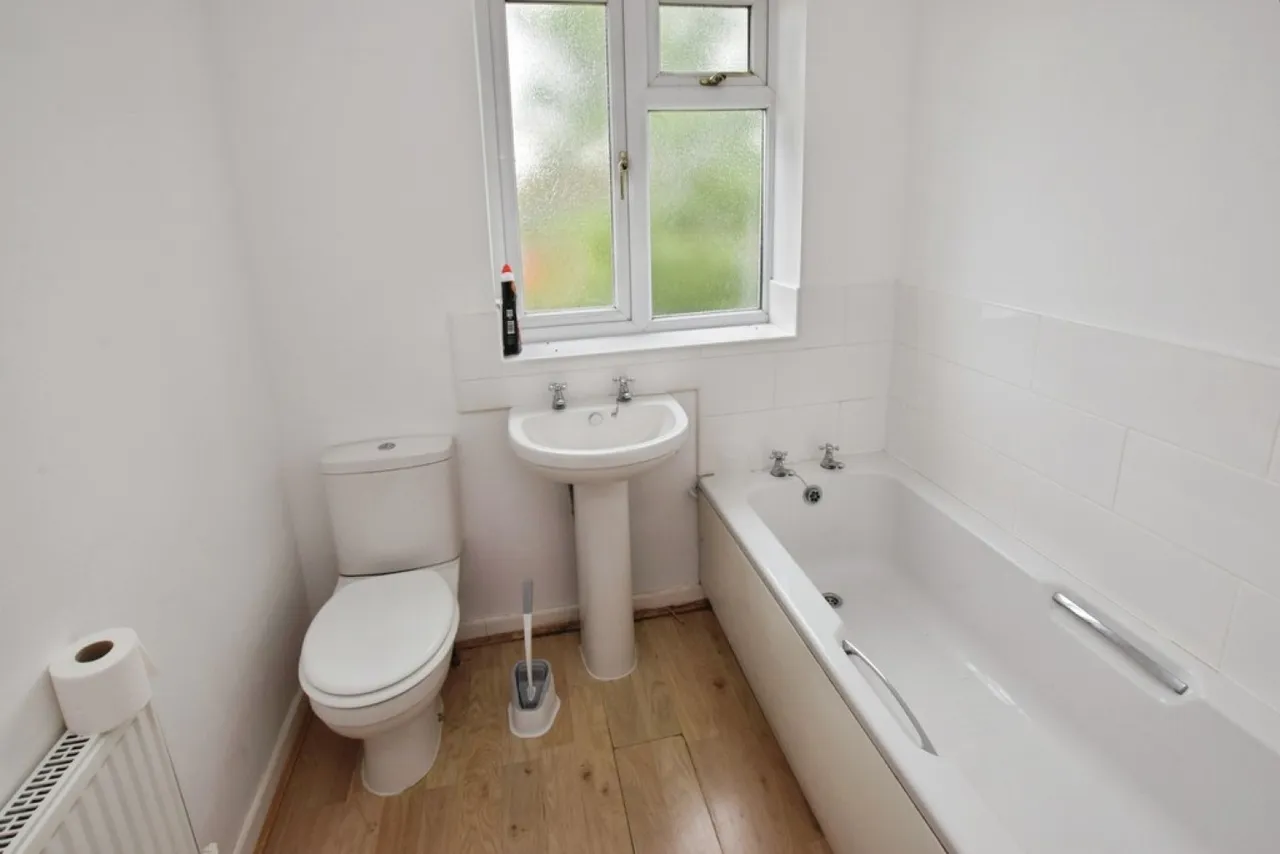 Bovemoors Lane, photo 7