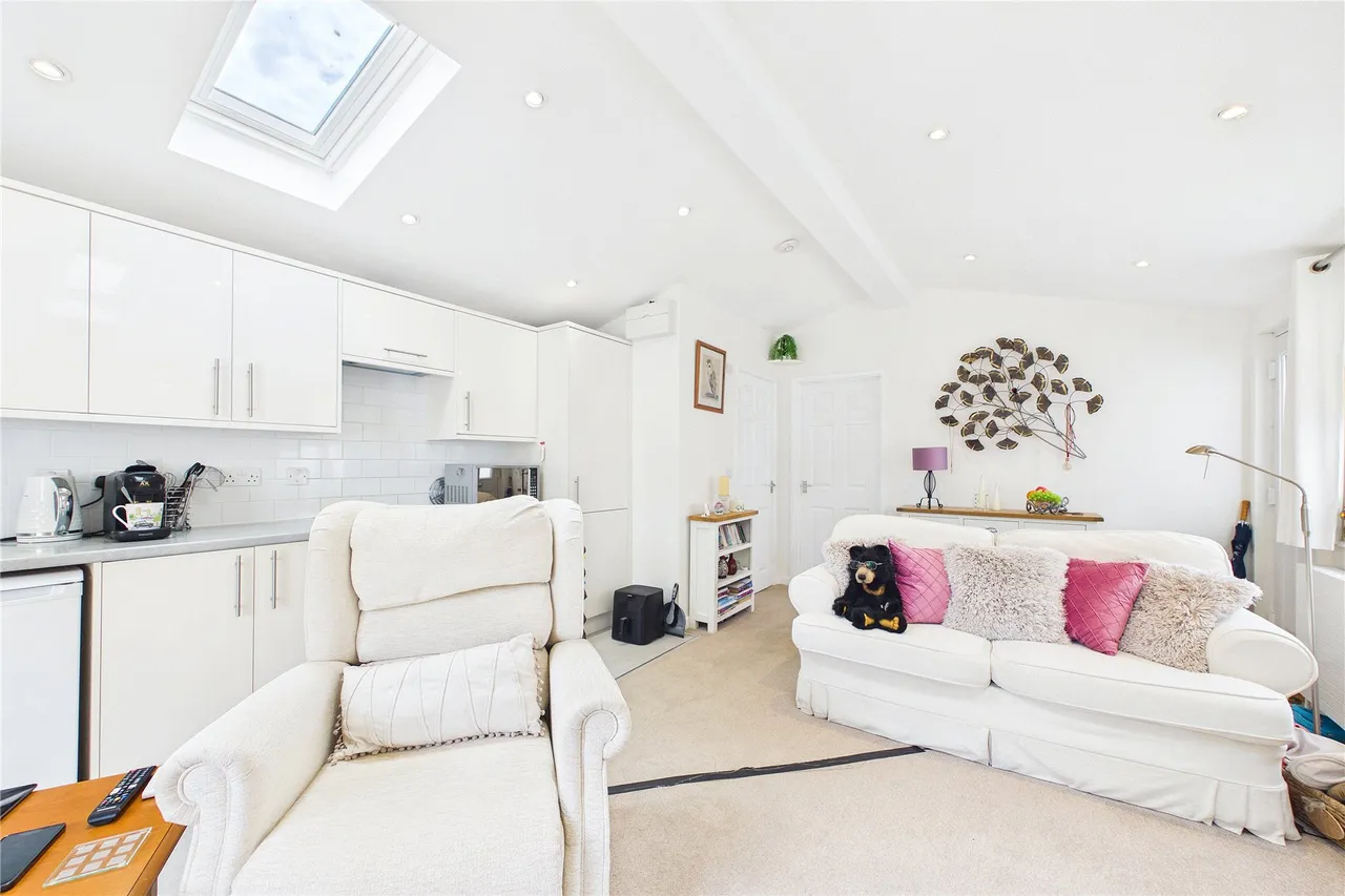 Woodend Road, Deepcut, GU16, photo 23