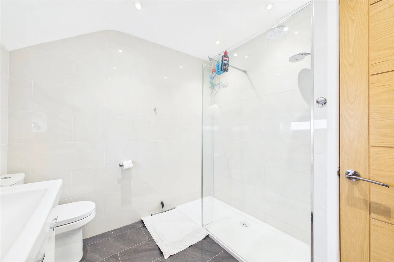 Woodend Road, Deepcut, GU16, photo 16