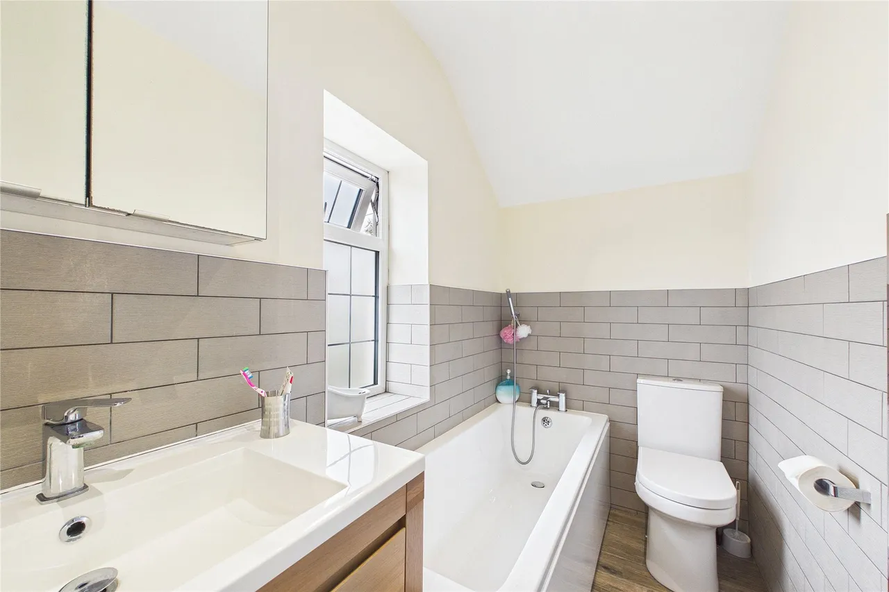 Woodend Road, Deepcut, GU16, photo 12