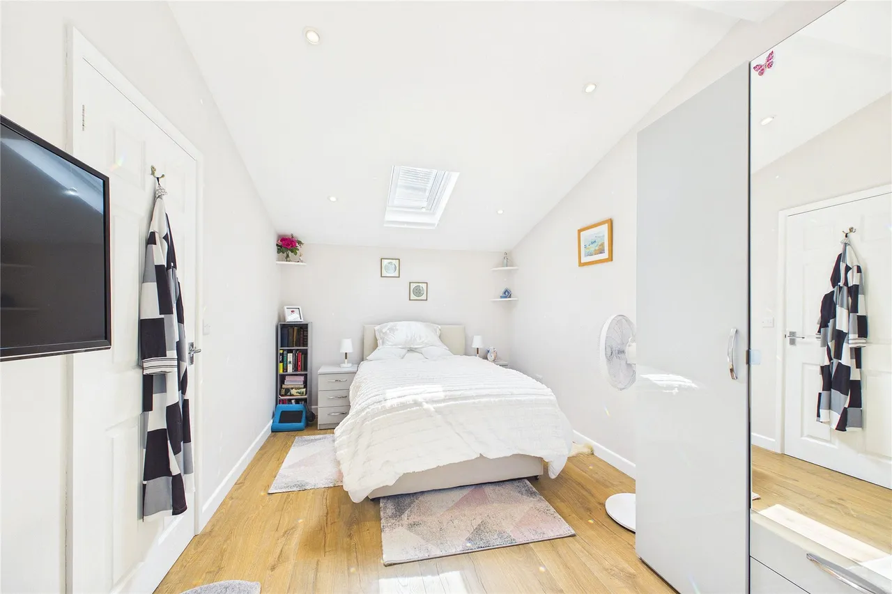 Woodend Road, Deepcut, GU16, photo 24