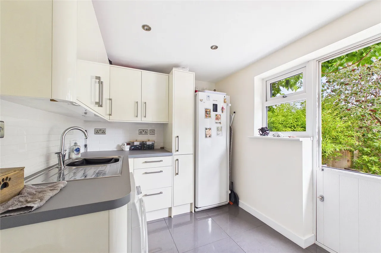 Woodend Road, Deepcut, GU16, photo 10