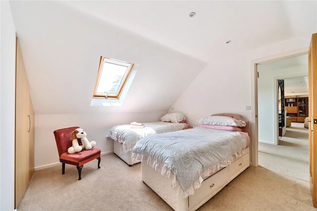Wayside Road, St. Leonards, Ringwood, Dorset, BH24 2SJ, photo 12