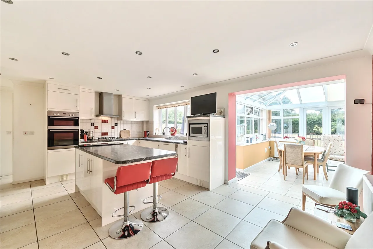 Wayside Road, St. Leonards, Ringwood, Dorset, BH24 2SJ, photo 3
