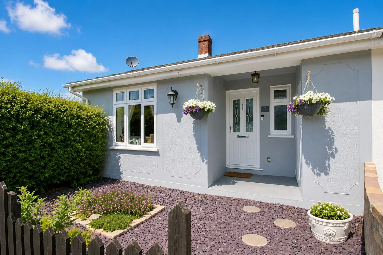 1 bed house for sale, Willow Close, Canvey Island, SS8