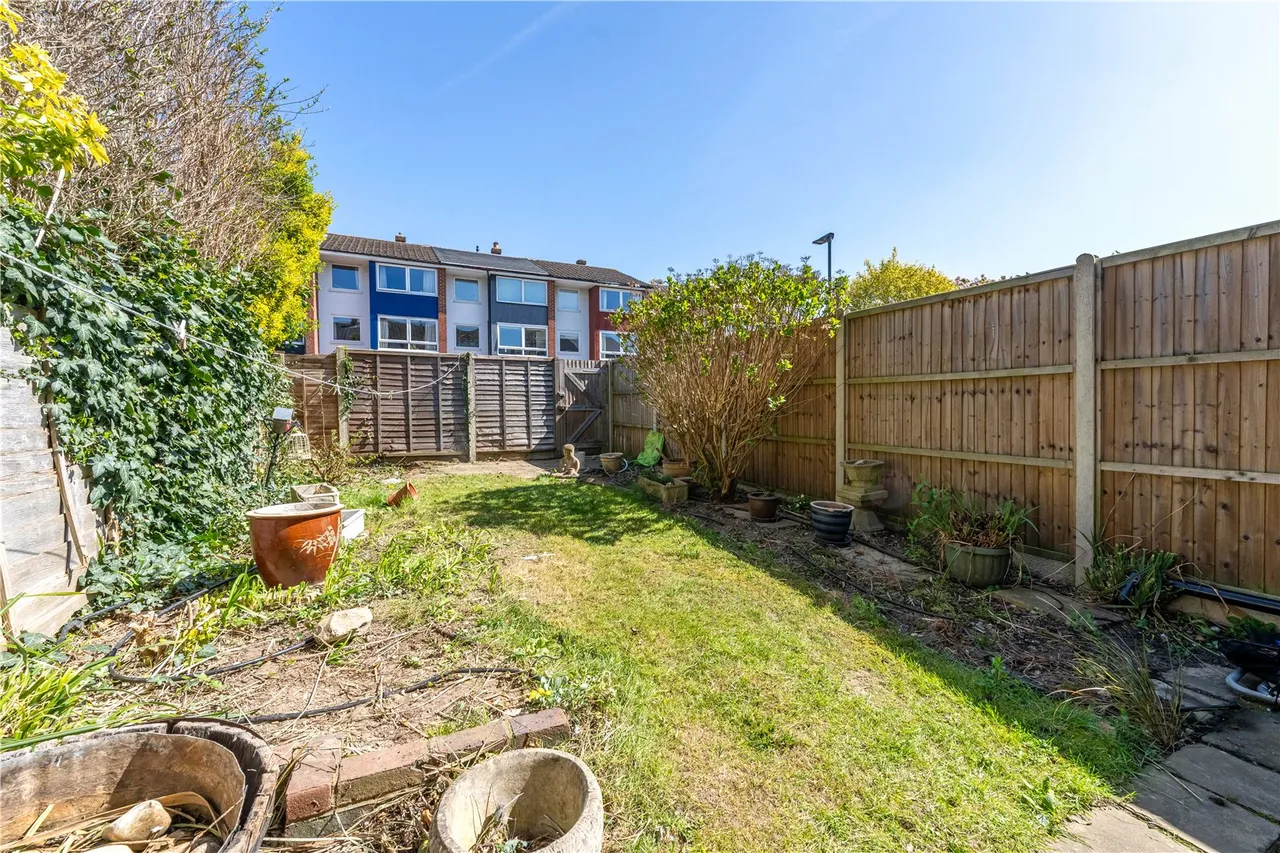 Chestnut Avenue, Hampton, TW12 2NU, photo 12