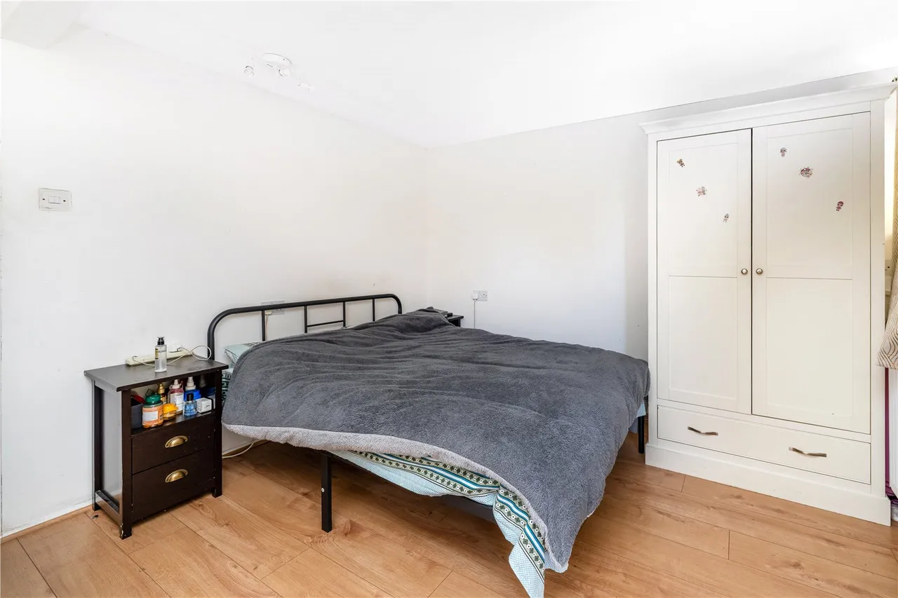 Chestnut Avenue, Hampton, TW12 2NU, photo 7