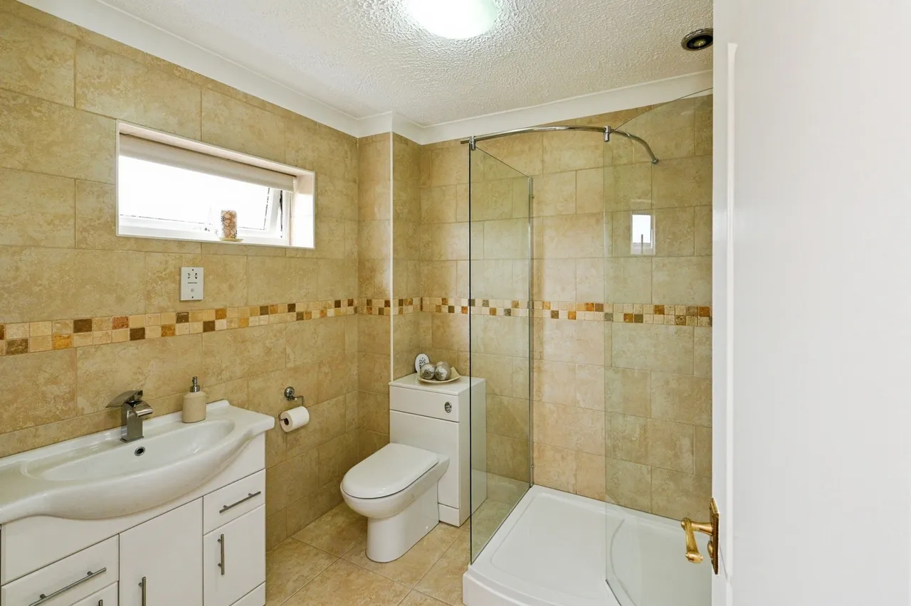 Hickling, Hoveton Close, King's Lynn, Norfolk, PE30, photo 10