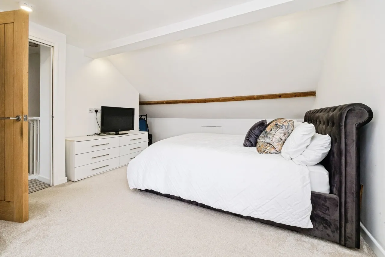Hillcrest Road, Hornchurch, RM11, photo 15