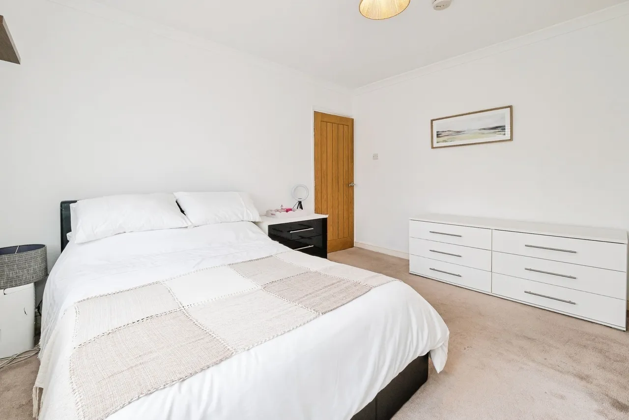 Hillcrest Road, Hornchurch, RM11, photo 20