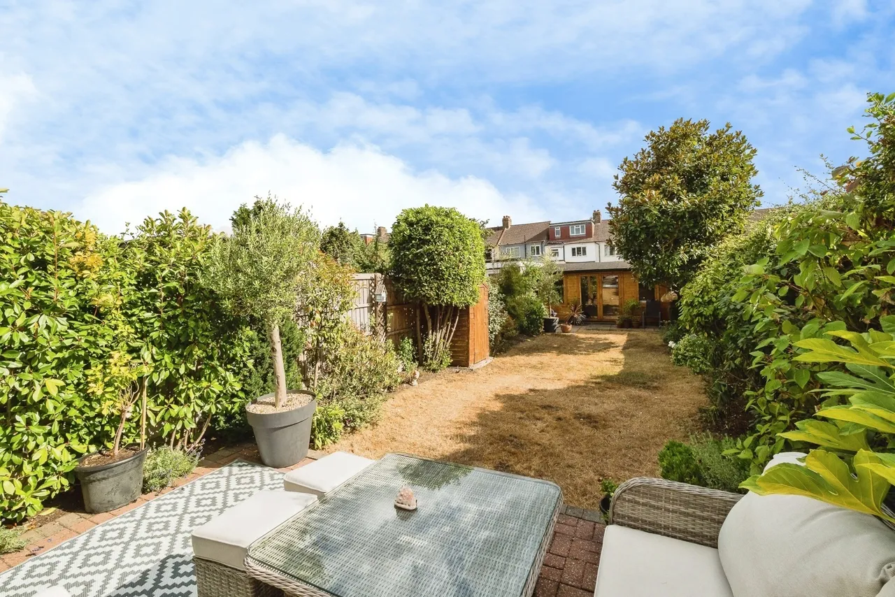 Hillcrest Road, Hornchurch, RM11, photo 19