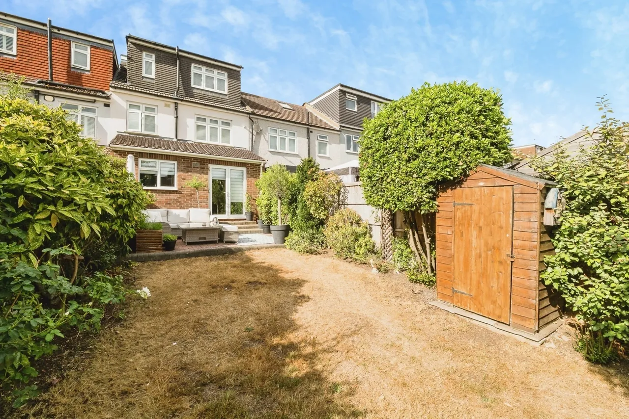 Hillcrest Road, Hornchurch, RM11, photo 21