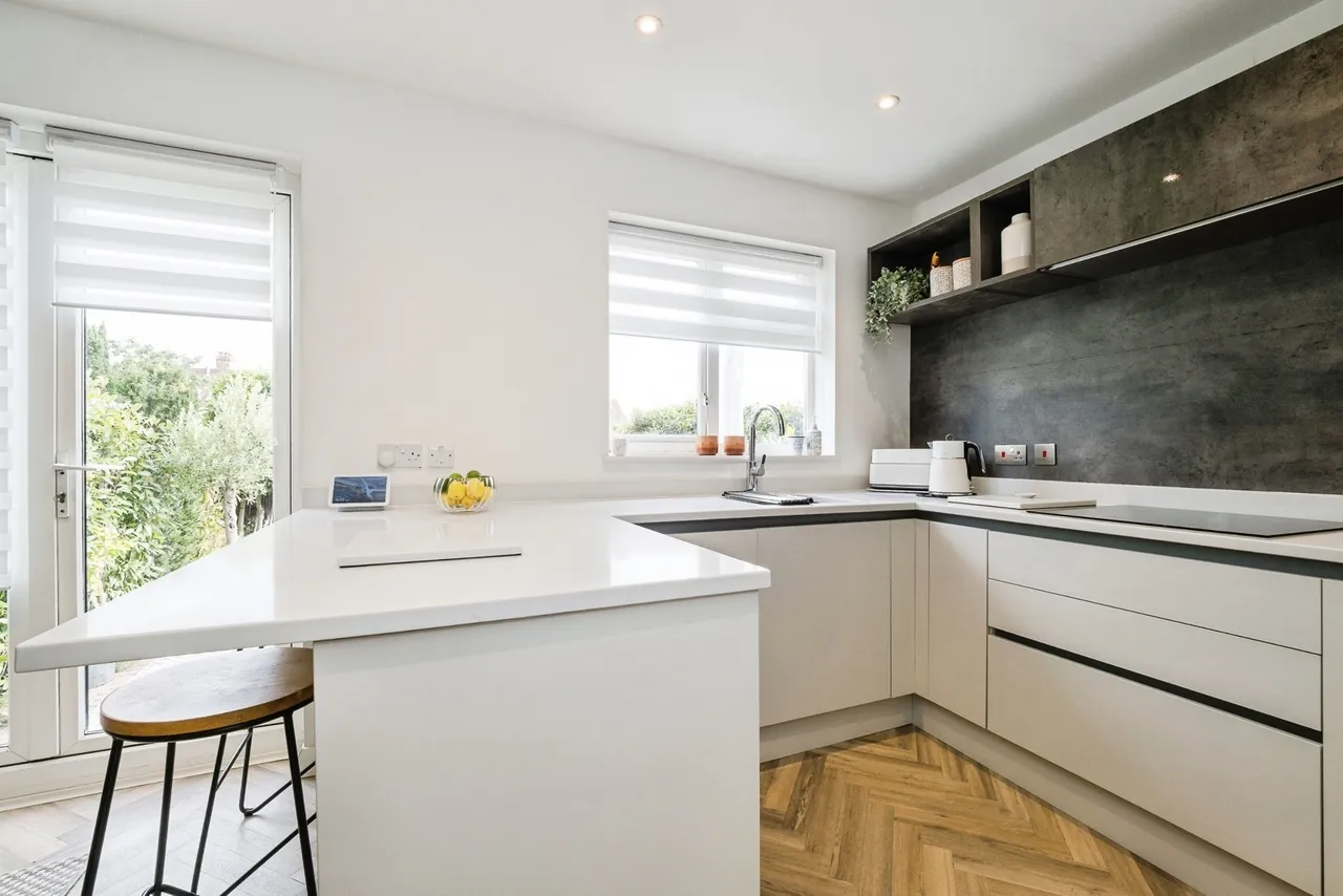 Hillcrest Road, Hornchurch, RM11, photo 28