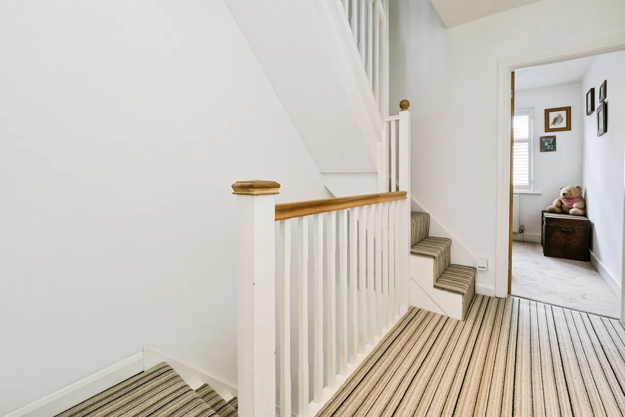 Hillcrest Road, Hornchurch, RM11, photo 16