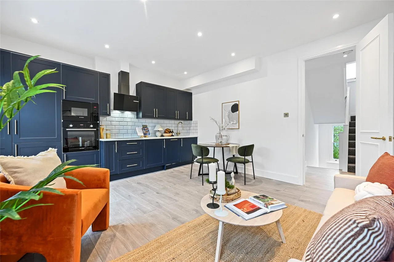 Adelaide Grove, London, W12, photo 3