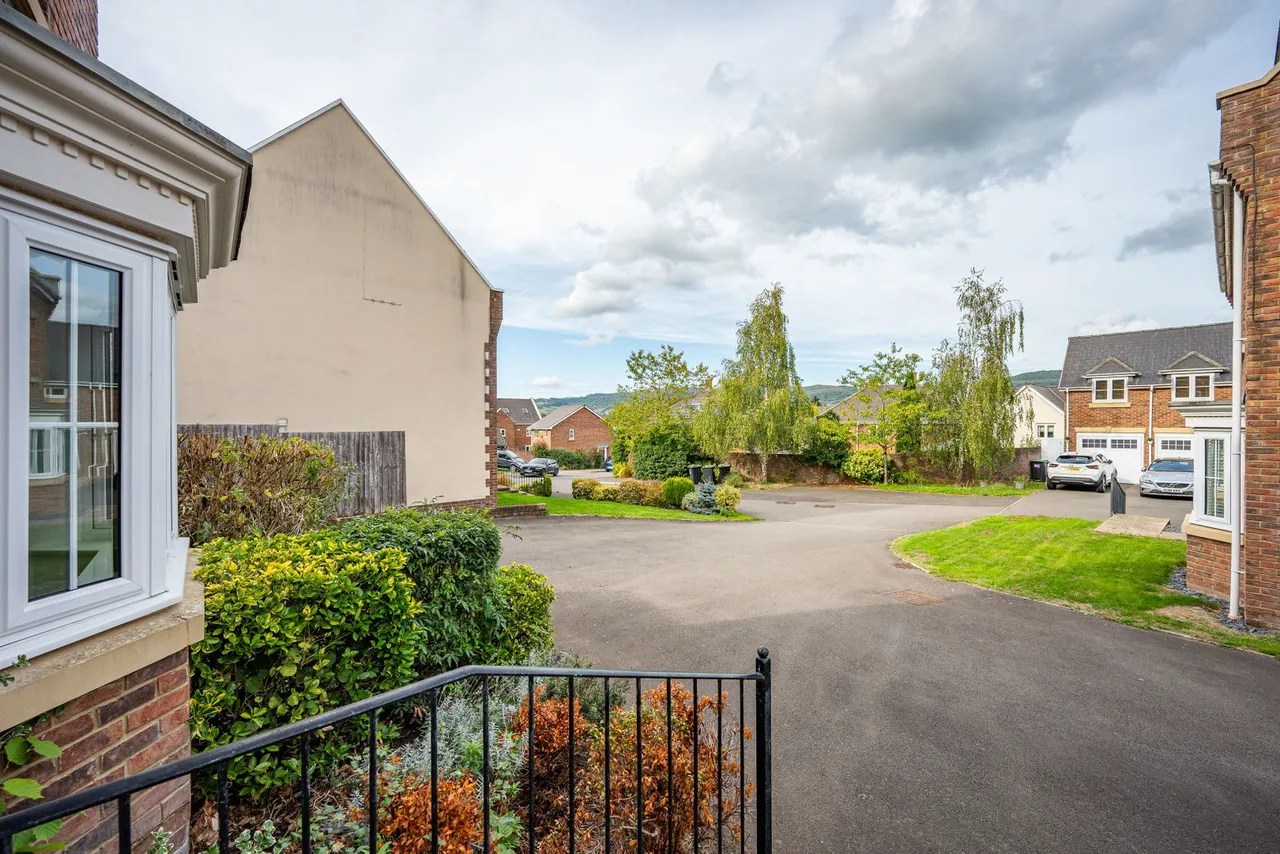 Crawshay Close, Llanfoist, photo 36