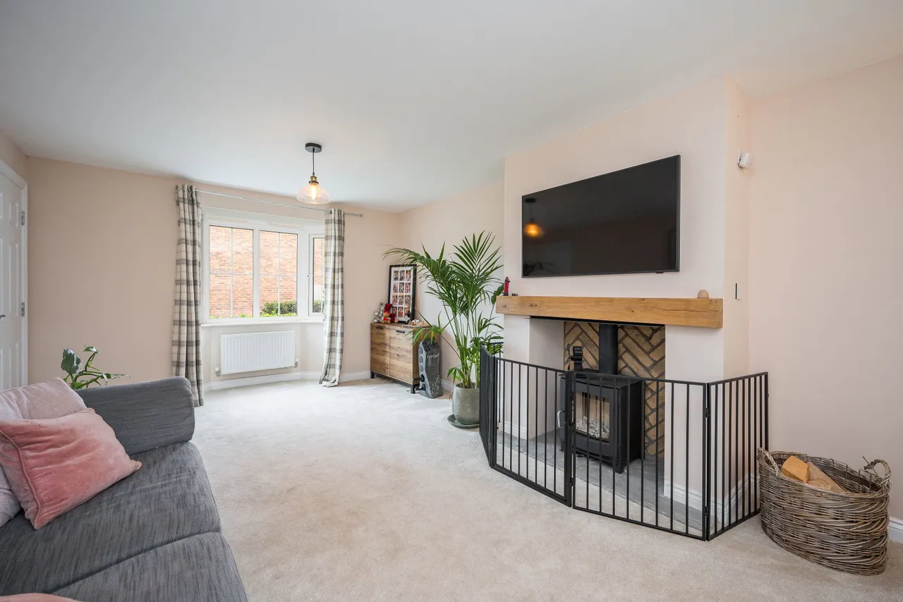 Crawshay Close, Llanfoist, photo 13