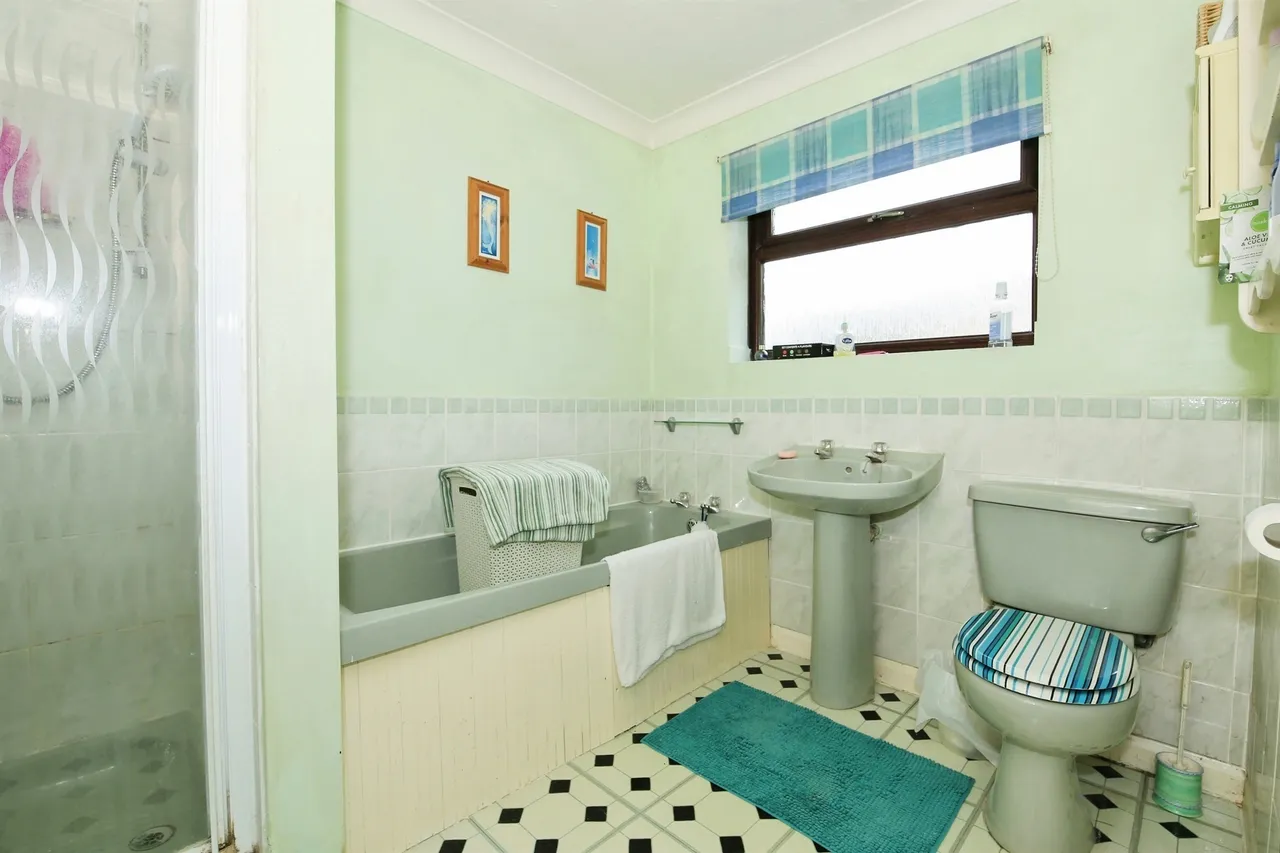 High Road, Guyhirn, Wisbech, photo 11