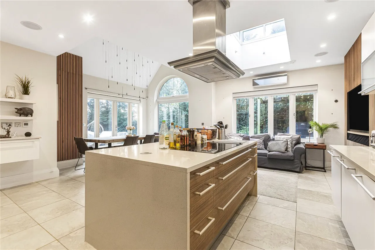 Chenies Place, Barnet Road, Arkley, EN5 3BH, photo 4