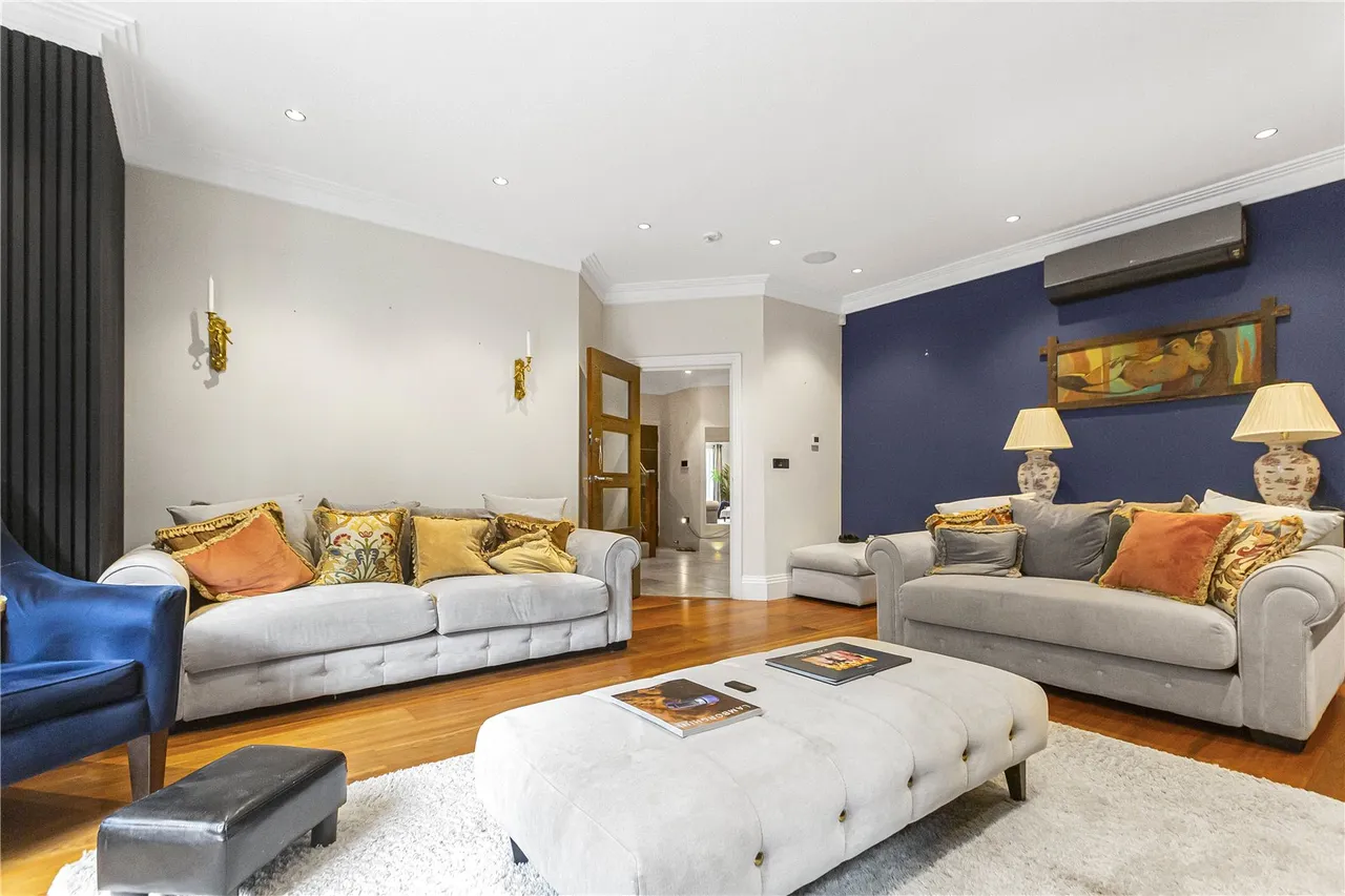 Chenies Place, Barnet Road, Arkley, EN5 3BH, photo 6