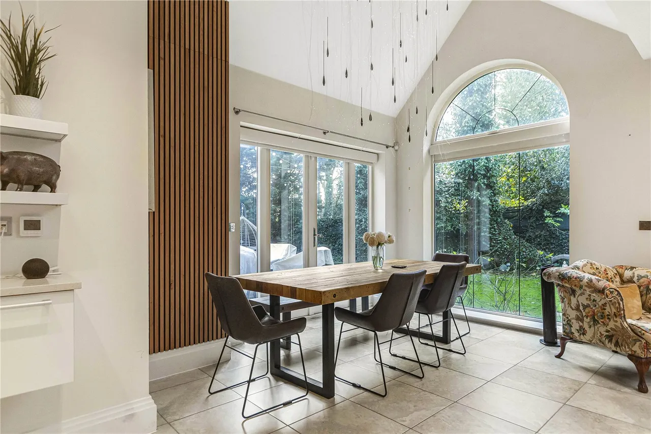 Chenies Place, Barnet Road, Arkley, EN5 3BH, photo 5